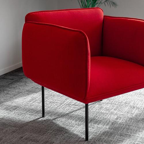 Czerwony fotel tapicerowany